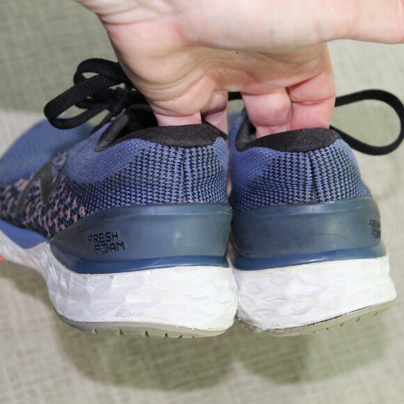 New Balance Fresh Foam 880 Size 6 Blue and Pink Running Shoes - Picture 5 of 6